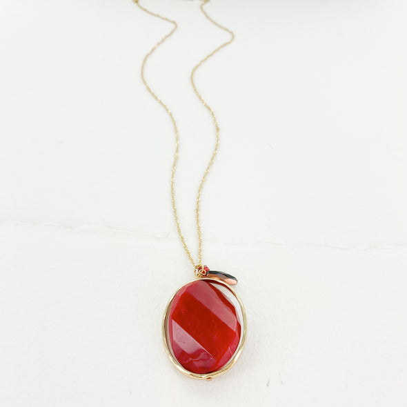 Red Faceted Stone on Goldtone Chain Necklace