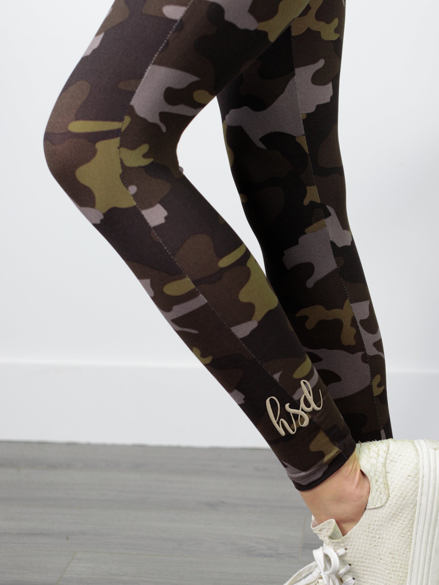  Southern Designs Huntress Black Camo Leggings for Any
