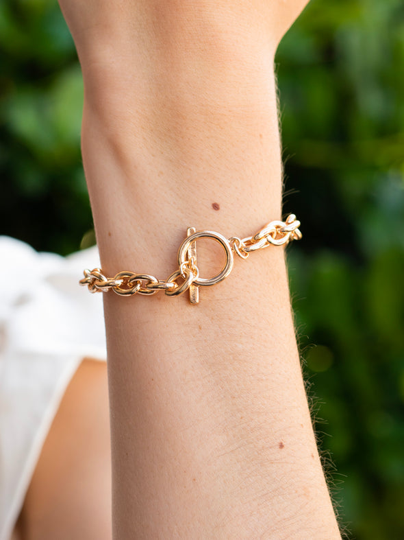 Glamorous Toggle Link Bracelet - Gold